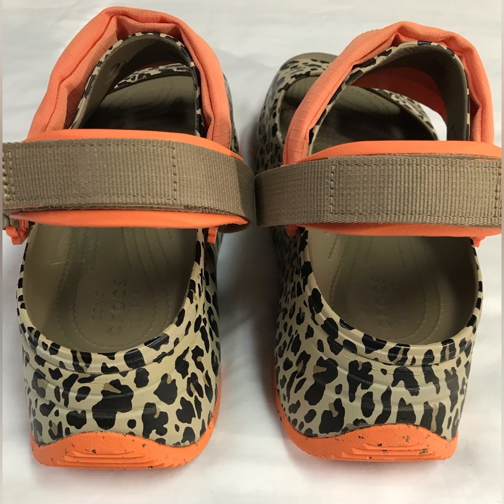 Crocs Hiker Xscape Khaki Leopard Sandal Clogs with zippered pouch - Picture 7 of 9